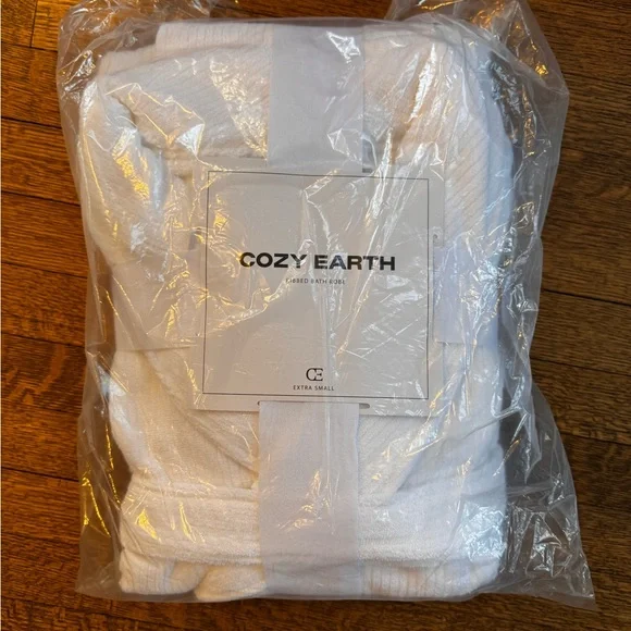 Cozy Earth bamboo blend ribbed robe XS - Picture 2 of 3